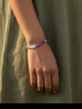 NWT Purple and Green Gradient Beaded Bracelet